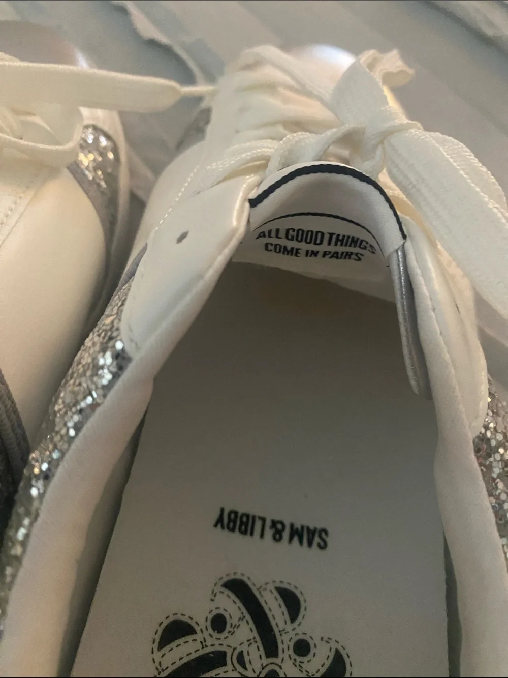 Sam & Libby White and Silver Glitter Low-Top Sneakers size 10